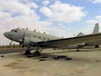  C-47B-30-DK (4X-FMJ) Dakota Walk Around