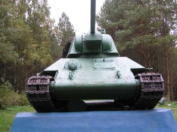 T-34-76 model 1942 Walk Around