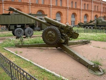 Soviet D-30 122mm Gun Walk Around