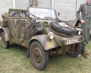 KdF Kubelwagen in tri-color camouflage Walk Around