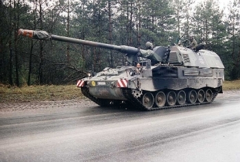 Panzerhaubitze 2000 (PzH 2000) Walk Around