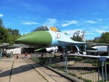 Sukhoi Su-27 Flanker Walk Around