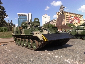 BREM-1 on a T-72 chassis Walk Around