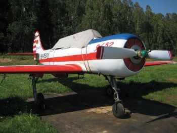 Jak-52 Walk Around