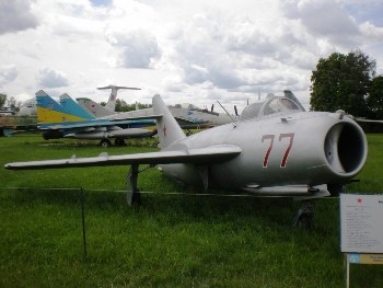 MiG-17 Walk Around
