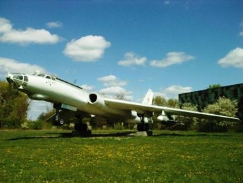 Tu-16 K2-11 Walk Around