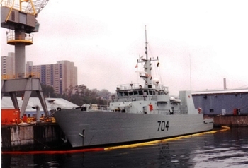 Canadian kingston class Maritime CoastaL Defence Vessels Walk Around