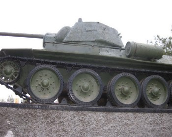 T-34-76 Walk Around