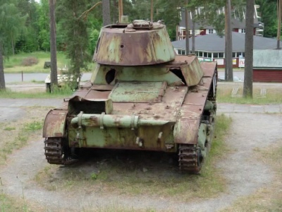 -    / Parolan panssarimuseo sotahistoriallinen erikoismuseo (2007) DVDRip