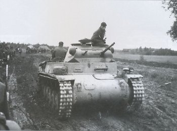 Немецкий лёгкий танк Pz.Kpfw. II (Фотоальбом)