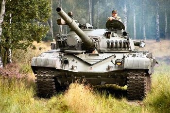 T-72M1 (East German) Walk Around
