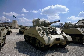 M4(105) Sherman Walk Around