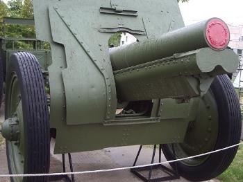 Soviet 122mm Model 1910/30 Field Howitzer Walk Around