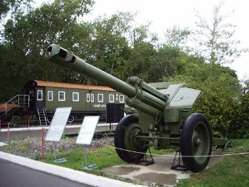 Soviet 152mm D-1 Howitzer Walk Around