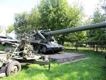 Soviet 406mm 2A3 Kondensator 2P Self-Propelled Gun Walk Around
