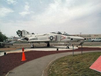 RF-4B (151981) Phantom II Walk Around