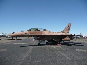 General Dynamics F-16B Fighting Falcon Walk Around