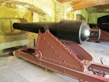 US 6.4" (100pdr) Parrott Rifle on the Casemate Carriage Walk Around
