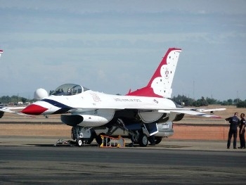General Dynamics F-16C Fighting Falcon "Thunderbirds" Walk Around