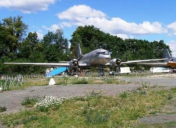 Ilyushin Il-14 Crate Walk Around