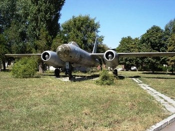 Il-28 Beagle Walk Around