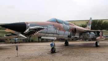 F-105G Thunderchief "Wild Weasel" Walk Around