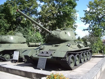 T-34-85 Minsk Walk Around