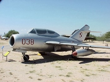 MiG-15UTI Midget Walk Around