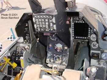 F-16D Fighting Falcon + Cockpit Walk Around
