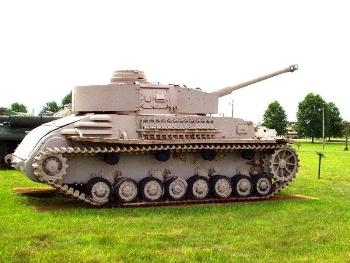 PzKpfw IV with hydrostatic drive Walk Around