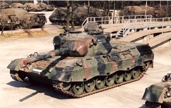 Leopard 1A2 Walk Around