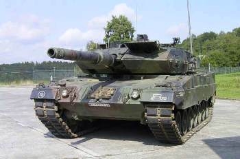 Leopard 2A5 Walk Around