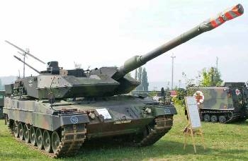 Leopard 2A6M Walk Around