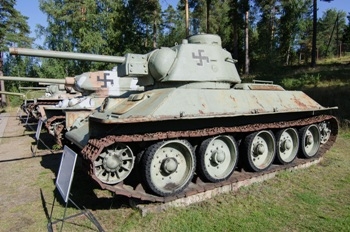 T-34-76 Mod.1943 Parola Walk Around