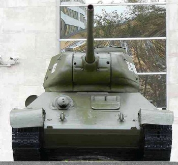 T-34-85 mod.1944 Walk Around