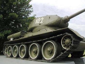 T-34-85 Model 1943 Walk Around
