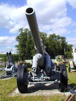 Howitzer sFH18 15cm Immergrun Walk Around